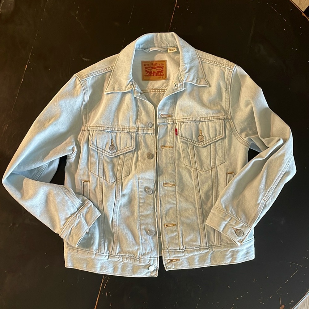 NWOT Levi’s Jean Jacket women’s small
